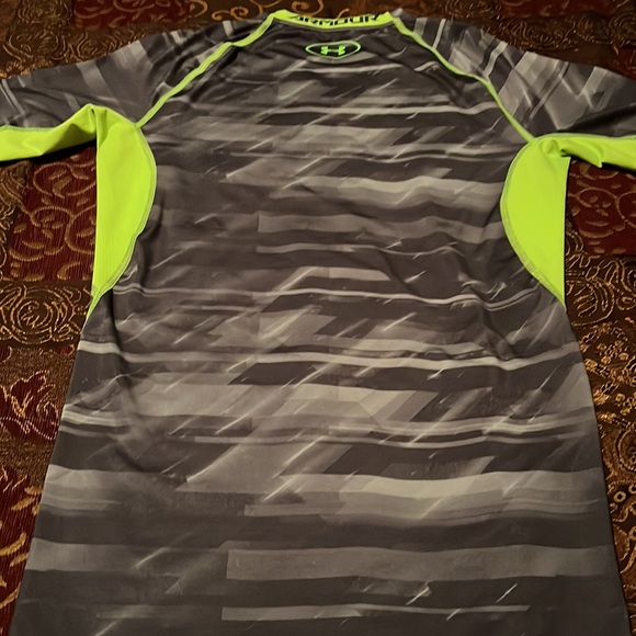 Under Armour SS Compression Shirt - Picture 4 of 4
